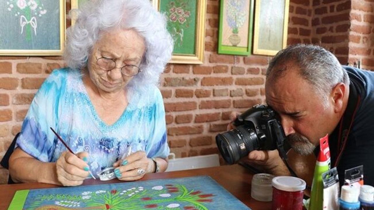 Akaryakıt istasyonunun fotoğraf sevdalısı çalışanı Edirne'nin el sanatlarını geleceğe taşıyor