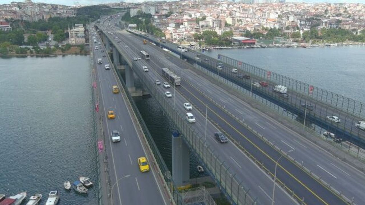 HALİÇ KÖPRÜSÜ METROBÜS YOLU YENİLENDİ  ÇALIŞMALAR ERKEN TAMAMLANDI