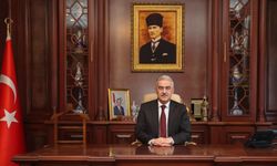 VALİ EROL AYYILDIZ'DAN TÜM BABALARA ANLAMLI BABALAR GÜNÜ KUTLAMASI