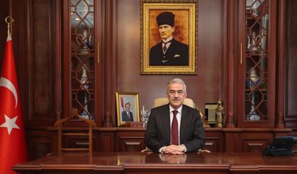 VALİ EROL AYYILDIZ'DAN TÜM BABALARA ANLAMLI BABALAR GÜNÜ KUTLAMASI