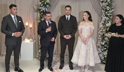 BERFİN VE DEMİR ÇİFTİNİN NİŞAN TÖRENİNDE SEVİNÇ VE COŞKU HÂKİM OLDU