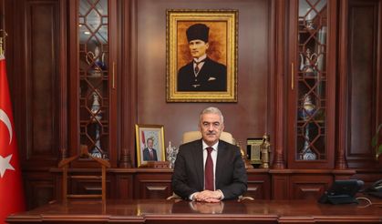 VALİ EROL AYYILDIZ'DAN BASIN CAMİASINA ÖVGÜ: "ÖZVERİYLE ÇALIŞAN TÜM GAZETECİLERİMİZLE GURUR DUYUYORUZ"