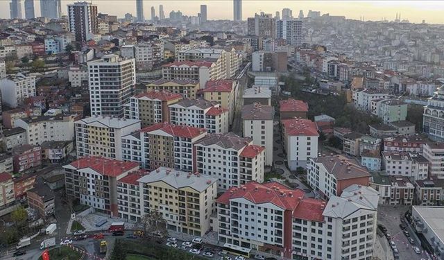 YÜKSEK KONUT KREDİSİ FAİZLERİ İPOTEKLİ SATIŞLARI BASKILAMAYA DEVAM EDİYOR