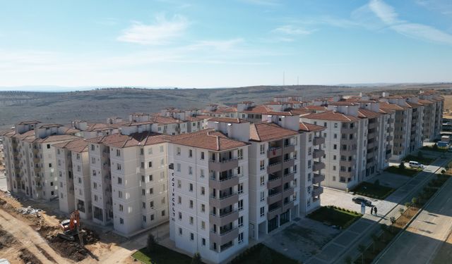 FATMA ŞAHİN DEV PROJELERİ TEK TEK DUYURDU: GAZİANTEP’TE METRODAN AİLE KÜTÜPHANESİNE YENİ DÖNEM