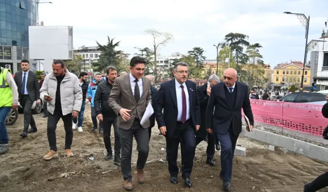 Trabzon'da Başkan Genç, Meydan'daki dönüşümü yerinde inceledi
