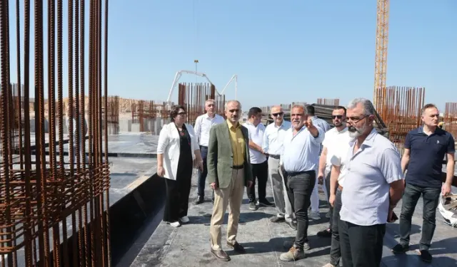 Çayırova Devlet Hastanesi inşaatına yakın mercek