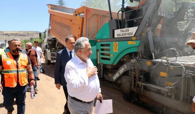 Kayseri Talas'ta asfalt yılı hız kesmiyor