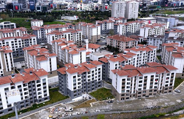 Ataşehir’de Kentsel Dönüşüm Coşkusu: Şerifali’de Yenilenen 1442 Konutun Teslimleri Başladı