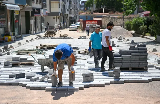 İzmir Bornova'da Tarihi Çarşı’da estetik dönüşüm başladı