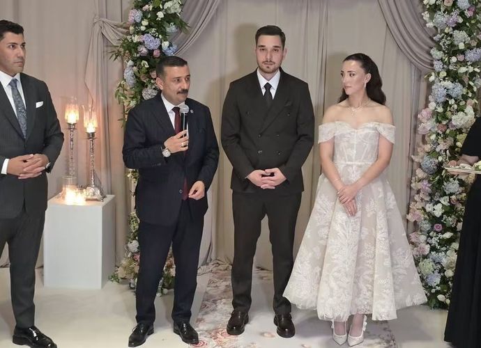 BERFİN VE DEMİR ÇİFTİNİN NİŞAN TÖRENİNDE SEVİNÇ VE COŞKU HÂKİM OLDU