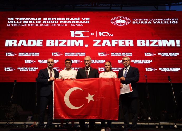 VALİ EROL AYYILDIZ, ŞEHİTLERİMİZİ MİNNET VE RAHMETLE ANDI