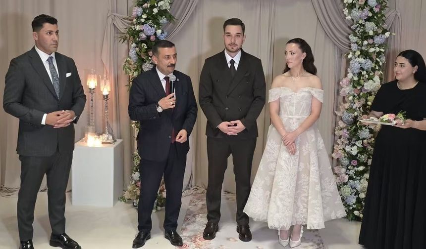 BERFİN VE DEMİR ÇİFTİNİN NİŞAN TÖRENİNDE SEVİNÇ VE COŞKU HÂKİM OLDU